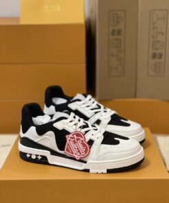 LV 一比一黑白撞色低筒運動鞋 經典愛心吊飾潮感設計