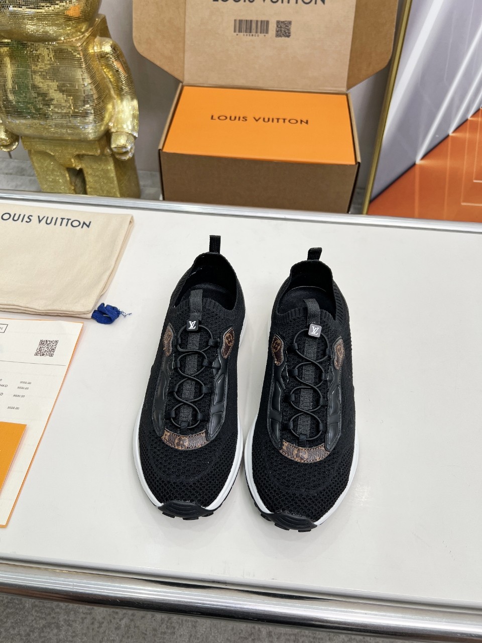 LV 一比一黑色運動鞋 老花拼接 透氣休閒百搭｜歐美奢侈品精品推薦