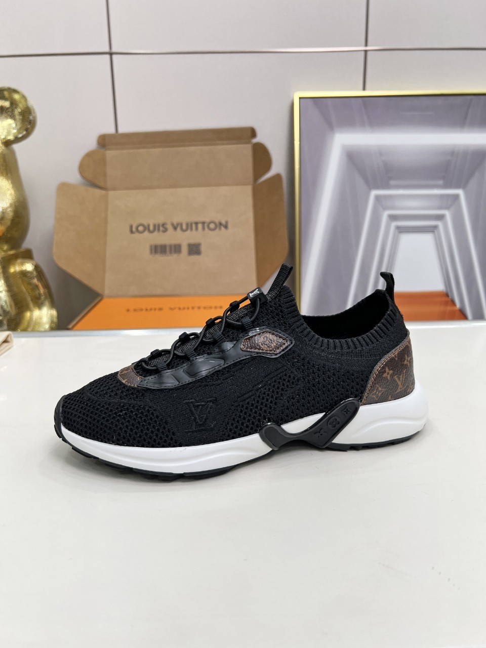 LV 一比一黑色運動鞋 老花拼接 透氣休閒百搭｜歐美奢侈品精品推薦
