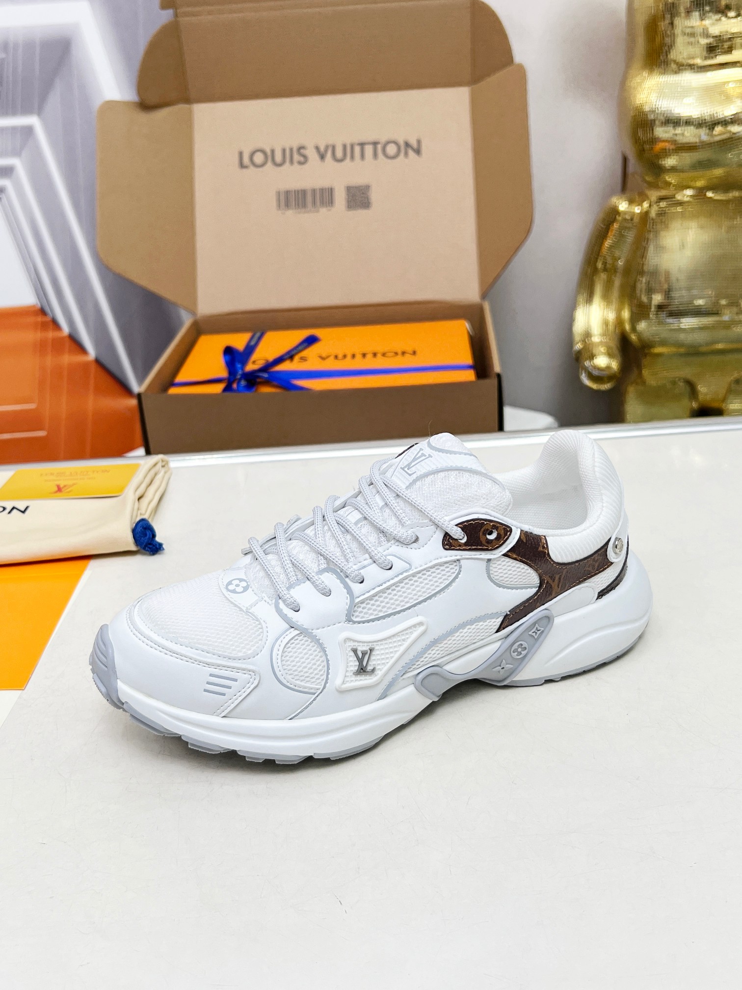 LV 一比一白色運動鞋 經典拼接 時尚百搭款｜歐美奢侈品精品推薦