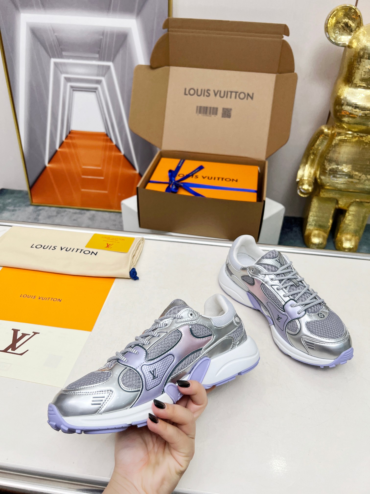 LV 原單銀灰紫拼色運動鞋 潮流舒適百搭款｜歐美奢侈品精品推薦
