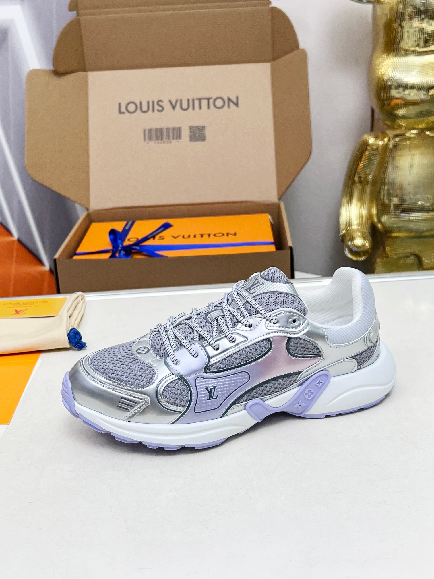 LV 原單銀灰紫拼色運動鞋 潮流舒適百搭款｜歐美奢侈品精品推薦