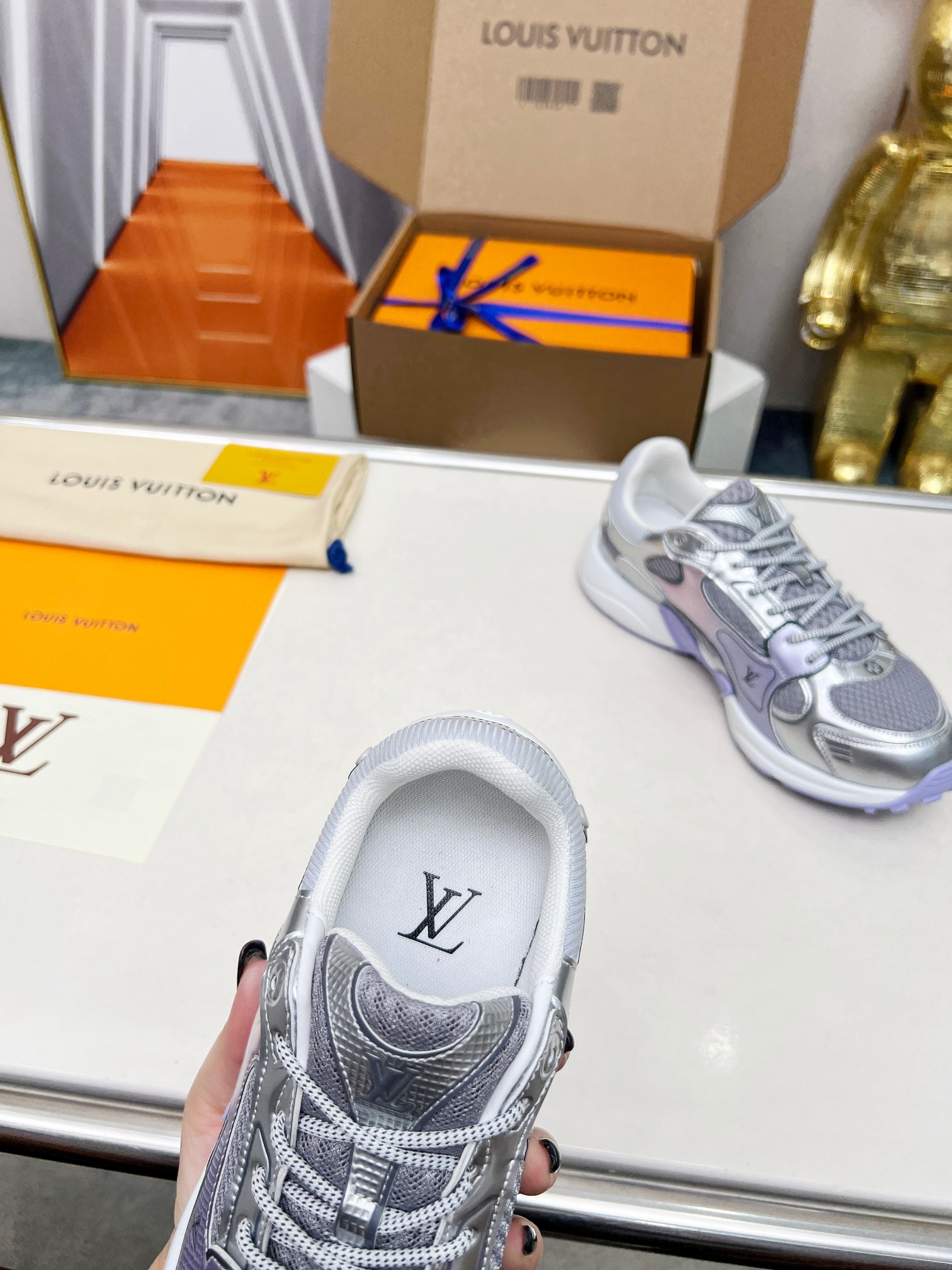 LV 原單銀灰紫拼色運動鞋 潮流舒適百搭款｜歐美奢侈品精品推薦
