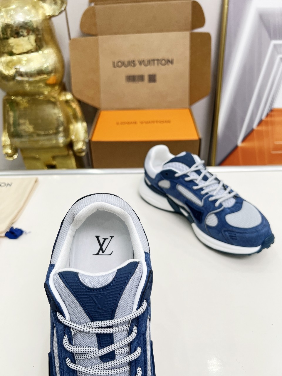 LV 原單藍灰拼接運動鞋 男士透氣舒適潮流款｜歐美奢侈品精品推薦