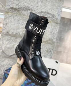 LV 一比一黑色高筒綁帶軍靴 女士厚底時尚馬丁靴
