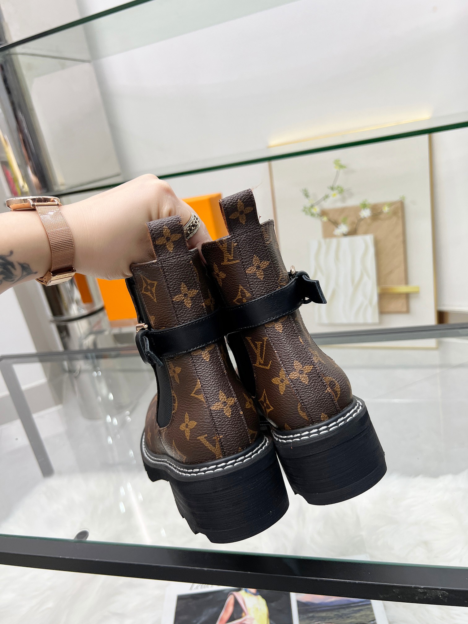 LV 一比一切爾西短靴 女士Monogram厚底皮靴｜歐美奢侈品精品推薦