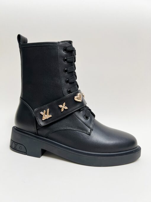 LV 高仿短靴 經典黑色壓紋 Monogram 女士鞋