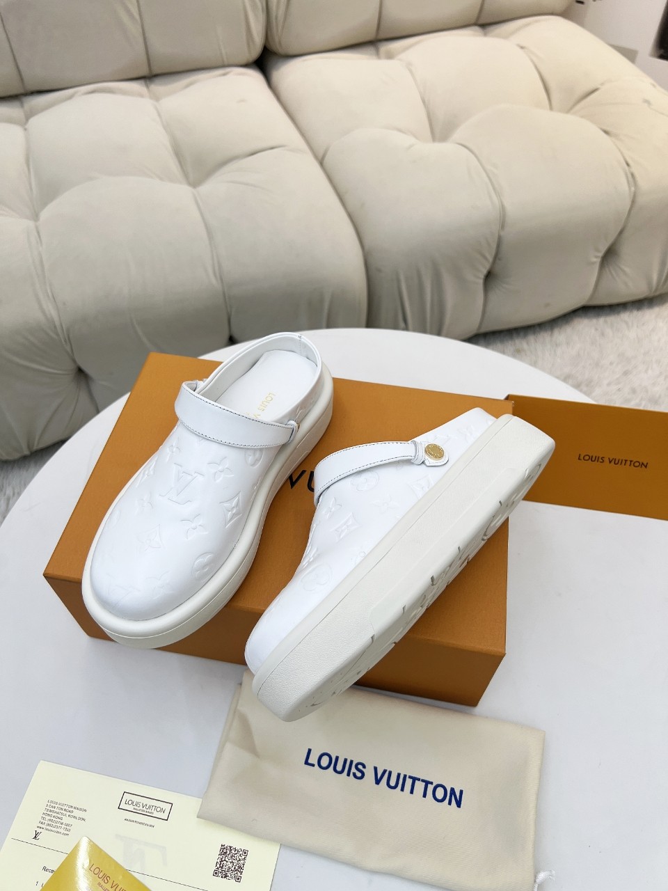 LV 一比一白色穆勒鞋 Monogram壓紋百搭款｜歐美奢侈品精品推薦