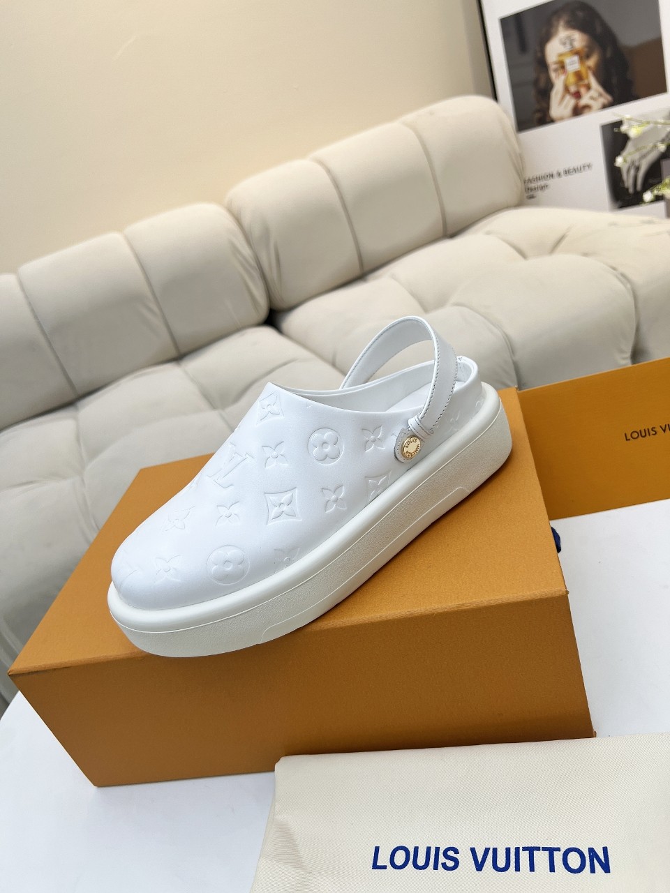 LV 一比一白色穆勒鞋 Monogram壓紋百搭款｜歐美奢侈品精品推薦