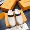 LV 原單羊羔絨穆勒鞋 Monogram拼接保暖款｜歐美奢侈品精品推薦
