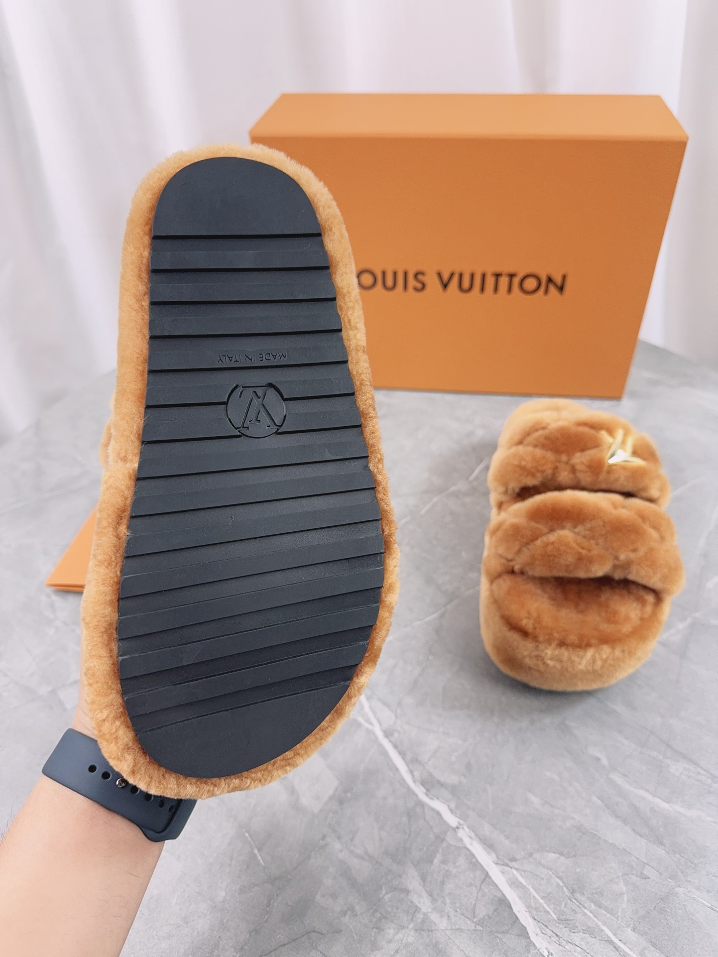 LV 高仿編織毛毛拖鞋 棕色經典保暖款｜歐美奢侈品精品推薦