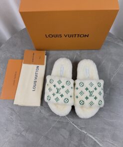 LV 一比一毛絨拖鞋 白底綠色Logo 清新舒適款