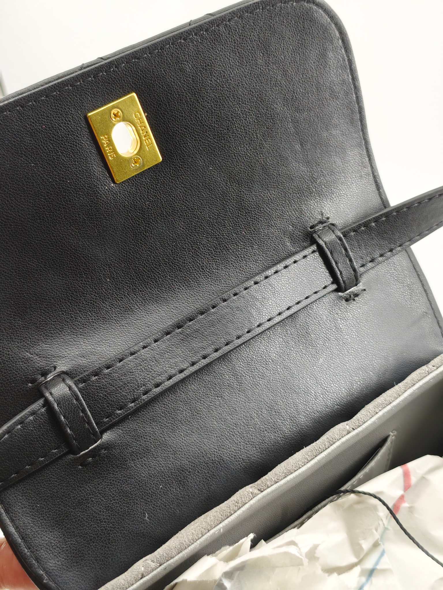 CHANEL高仿拼色菱格單肩包 灰絨拼黑皮設計 搭配金色雙C扣 經典款｜歐美奢侈品精品推薦