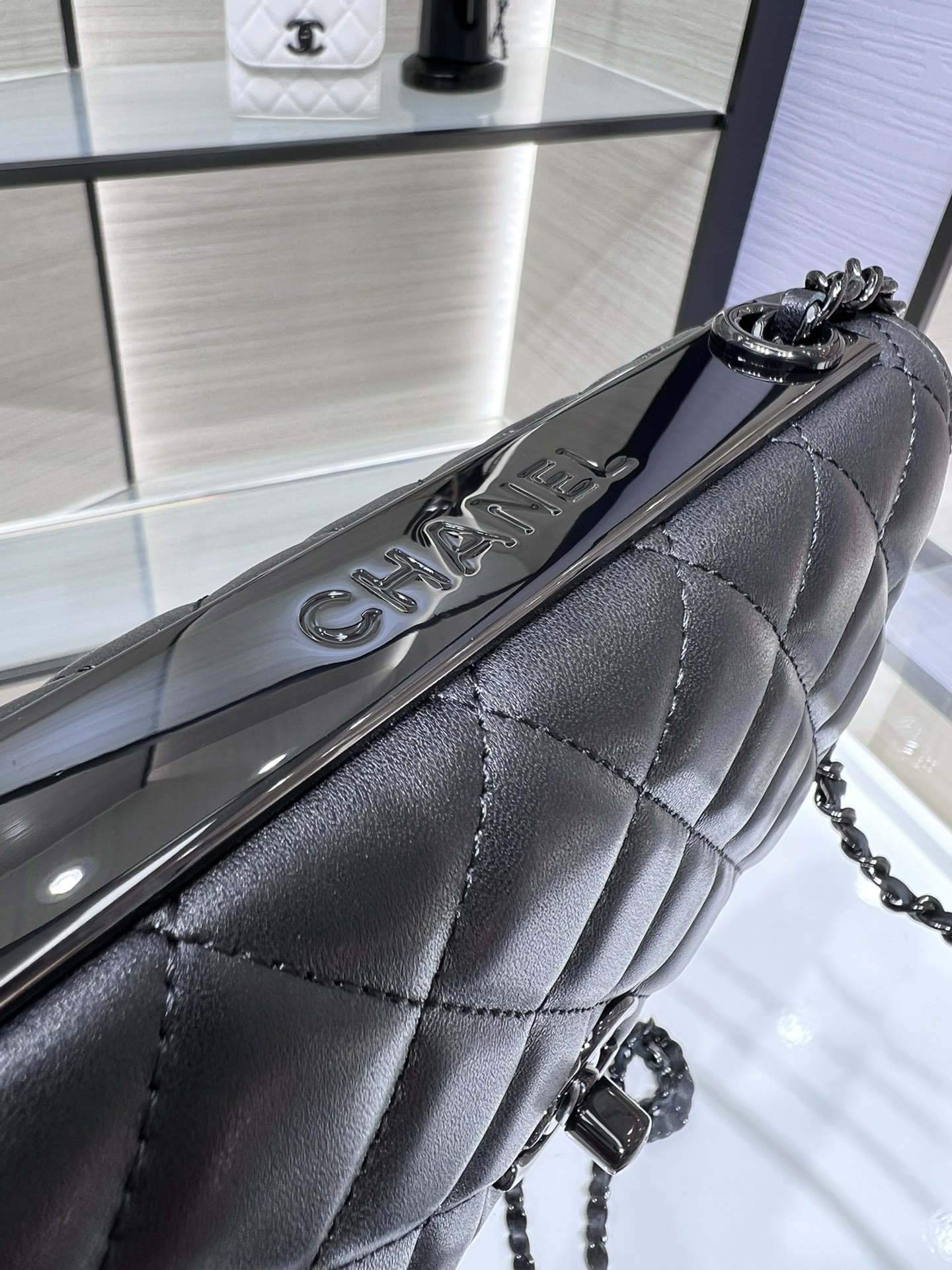 Chanel 高仿黑色菱格鏈條包 全黑五金設計｜歐美奢侈品精品推薦