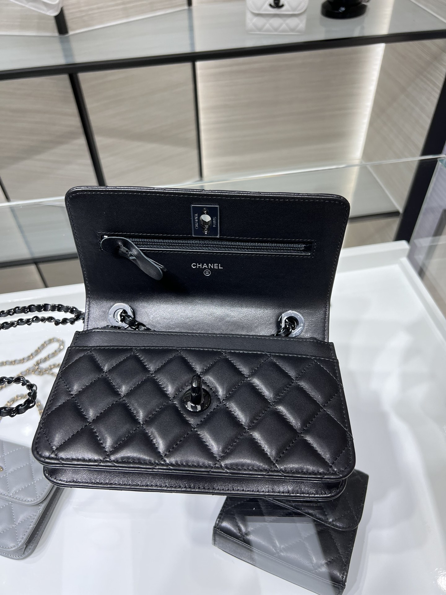 Chanel 高仿黑色菱格鏈條包 全黑五金設計｜歐美奢侈品精品推薦