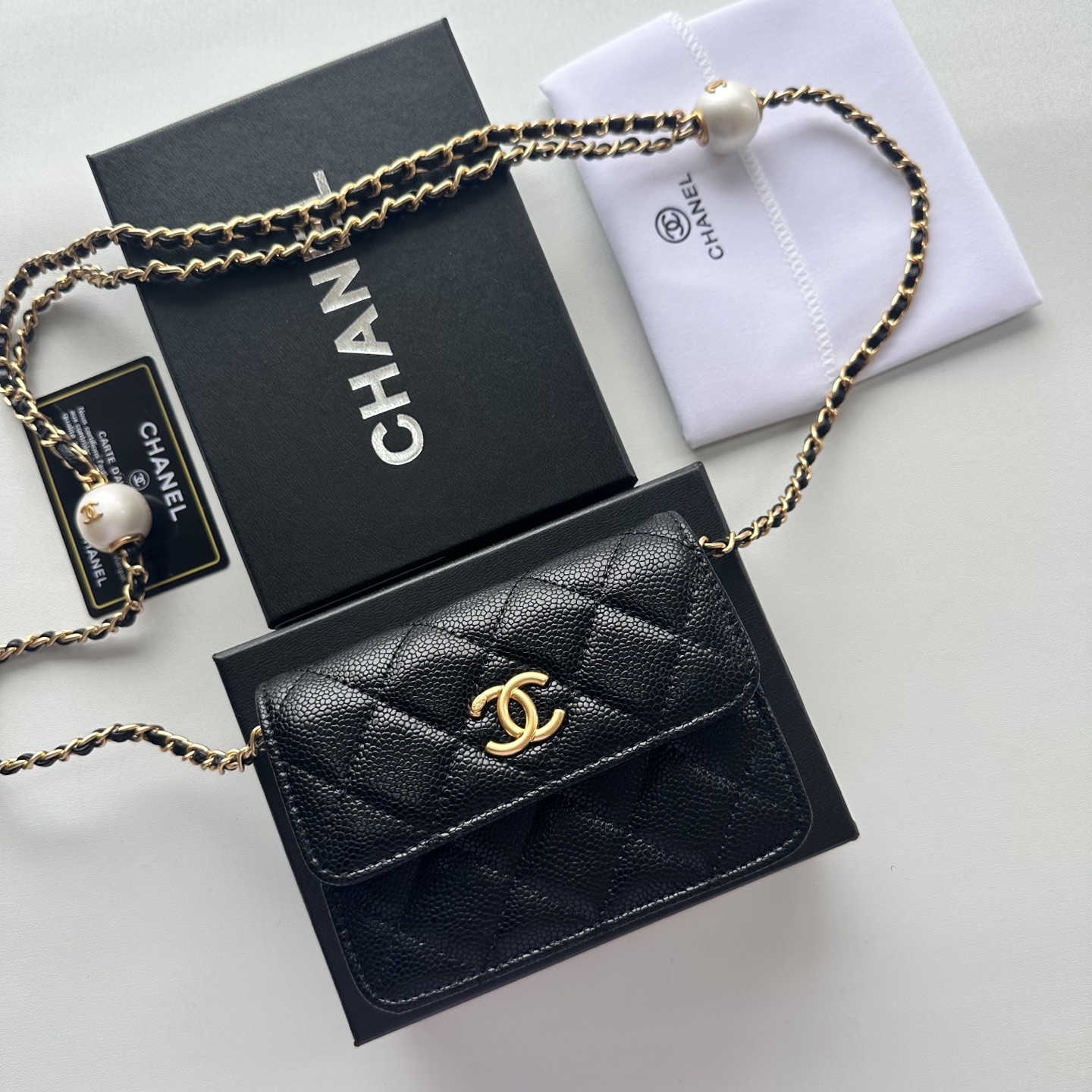 Chanel 高仿黑色荔枝皮口蓋鏈條包 金扣設計｜歐美奢侈品精品推薦