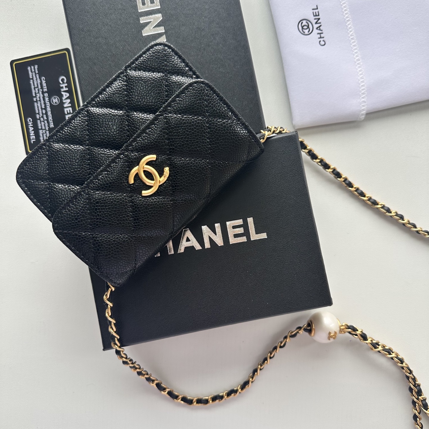 Chanel 高仿黑色荔枝皮口蓋鏈條包 金扣設計｜歐美奢侈品精品推薦