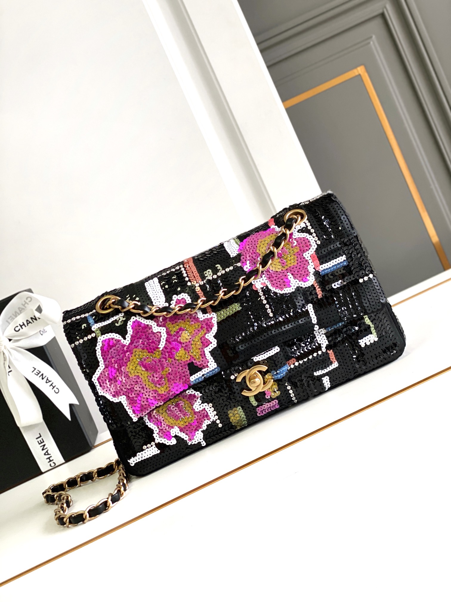 Chanel 一比一亮片花卉口蓋包 金扣鏈條設計｜歐美奢侈品精品推薦