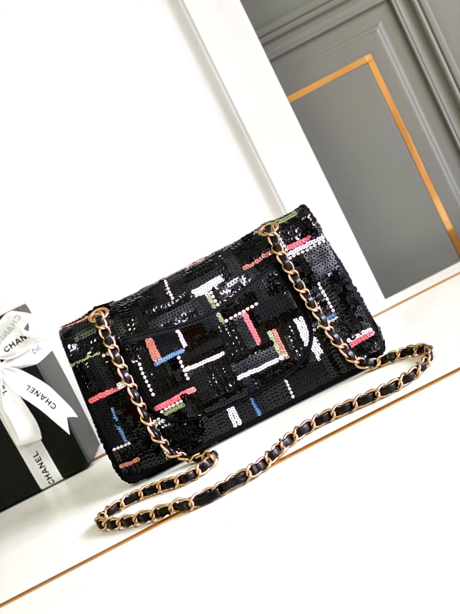 Chanel 一比一亮片花卉口蓋包 金扣鏈條設計｜歐美奢侈品精品推薦