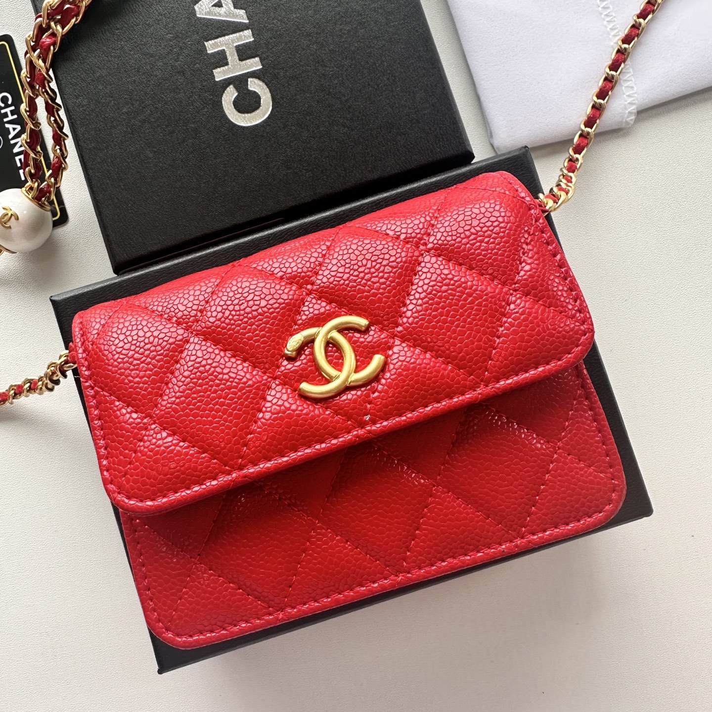 Chanel 高仿紅色口蓋包 小羊皮金扣鏈條｜歐美奢侈品精品推薦