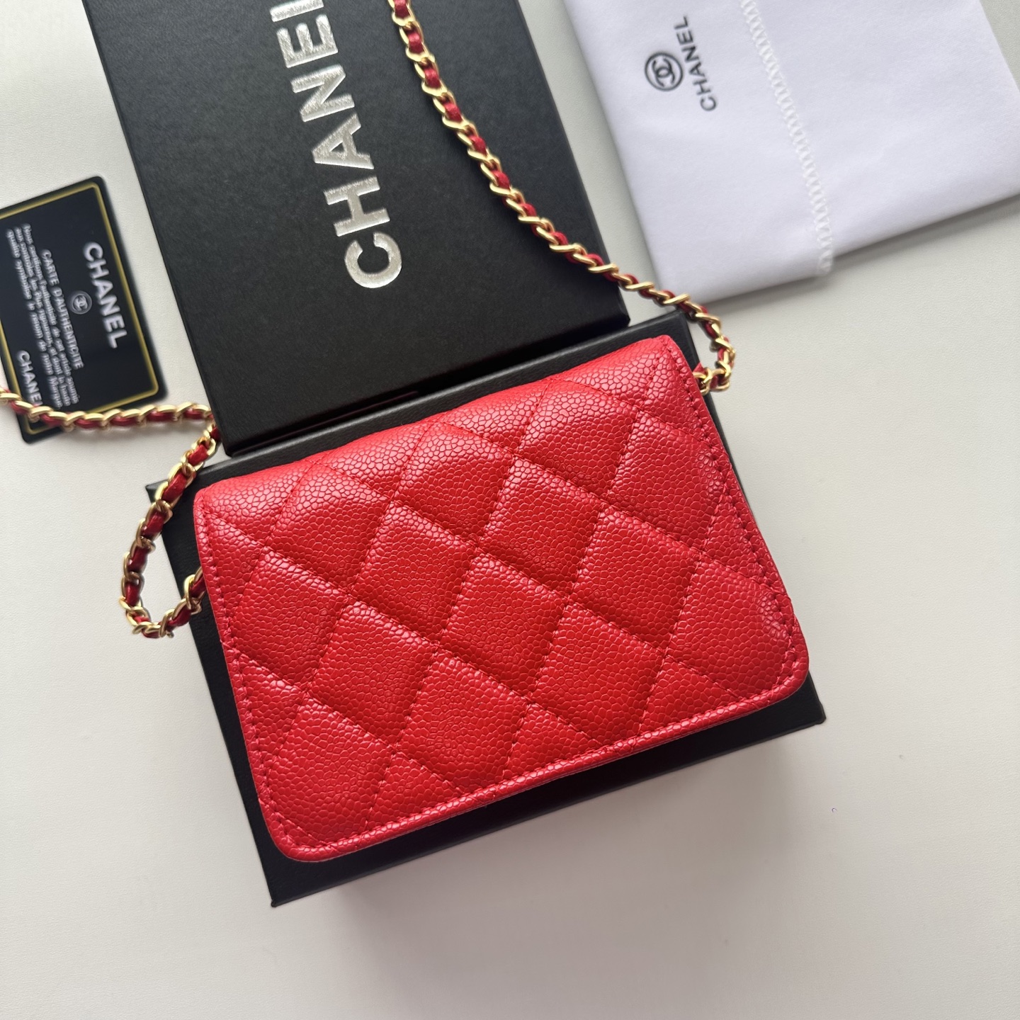 Chanel 高仿紅色口蓋包 小羊皮金扣鏈條｜歐美奢侈品精品推薦