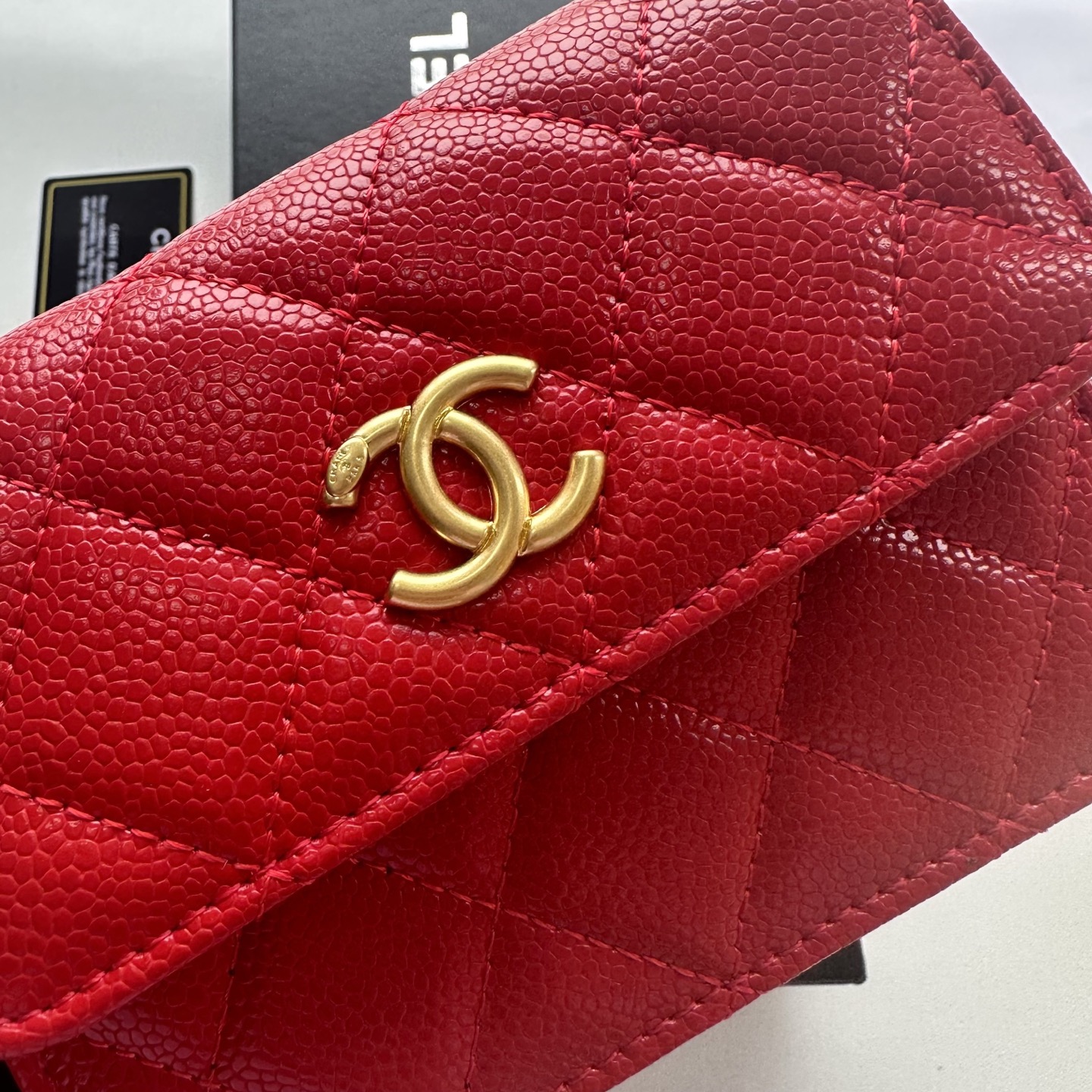 Chanel 高仿紅色口蓋包 小羊皮金扣鏈條｜歐美奢侈品精品推薦