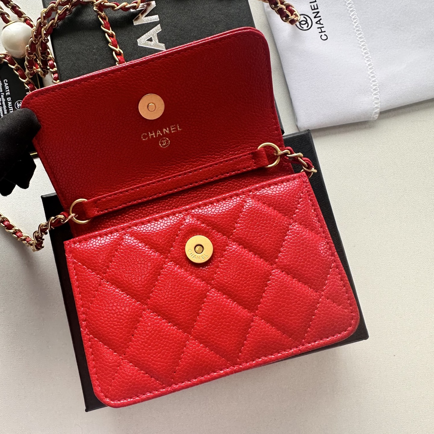 Chanel 高仿紅色口蓋包 小羊皮金扣鏈條｜歐美奢侈品精品推薦