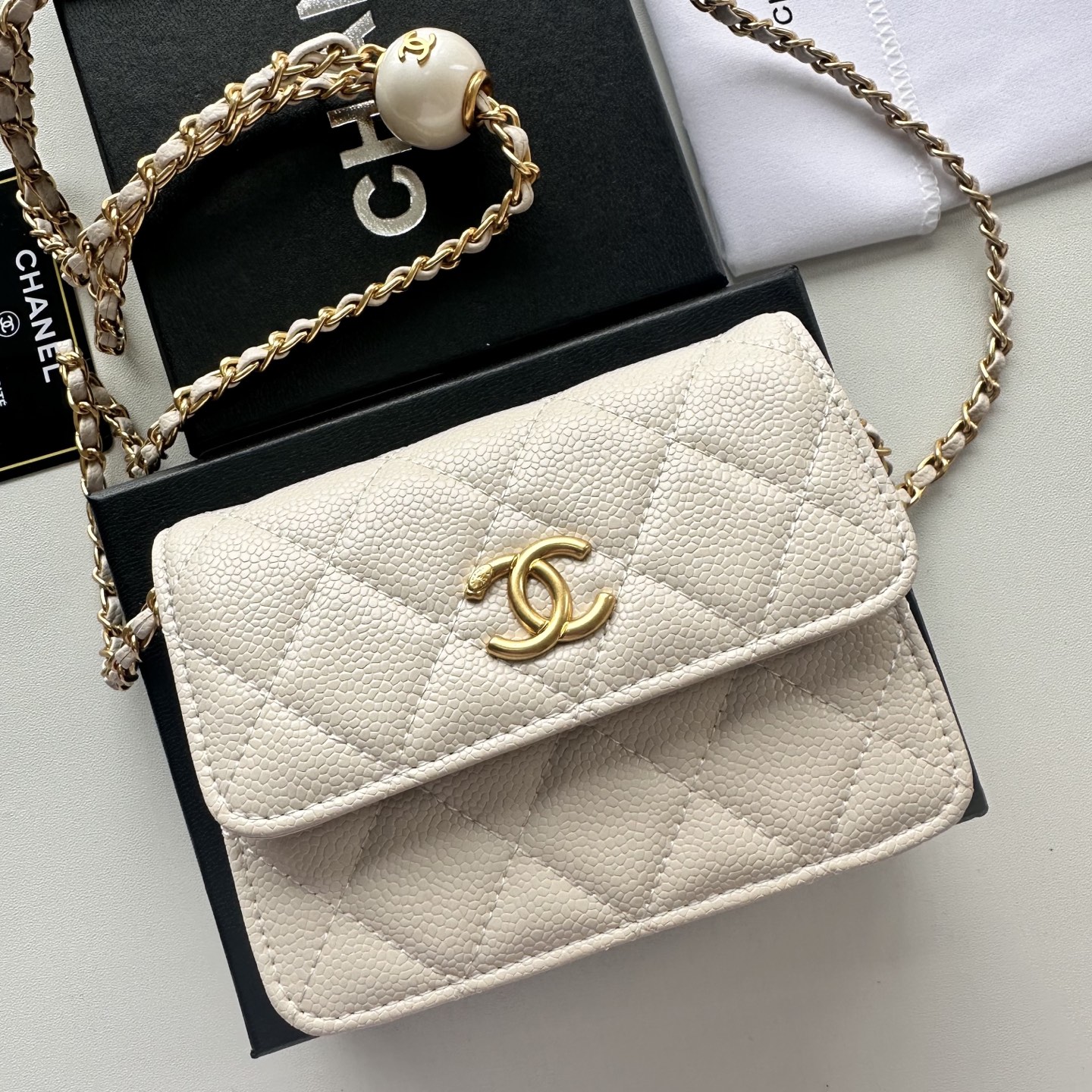 Chanel 高仿白色口蓋包 菱格紋金扣小巧鏈條｜歐美奢侈品精品推薦
