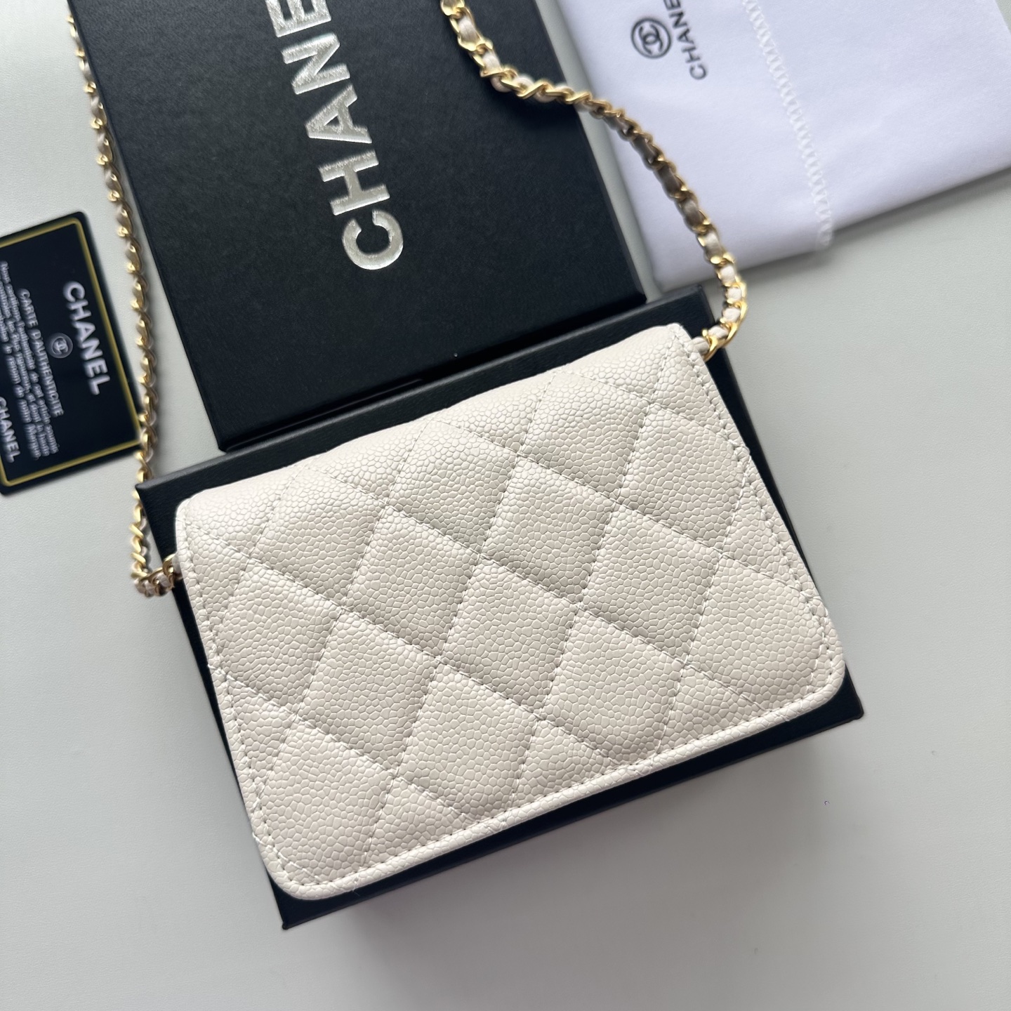 Chanel 高仿白色口蓋包 菱格紋金扣小巧鏈條｜歐美奢侈品精品推薦