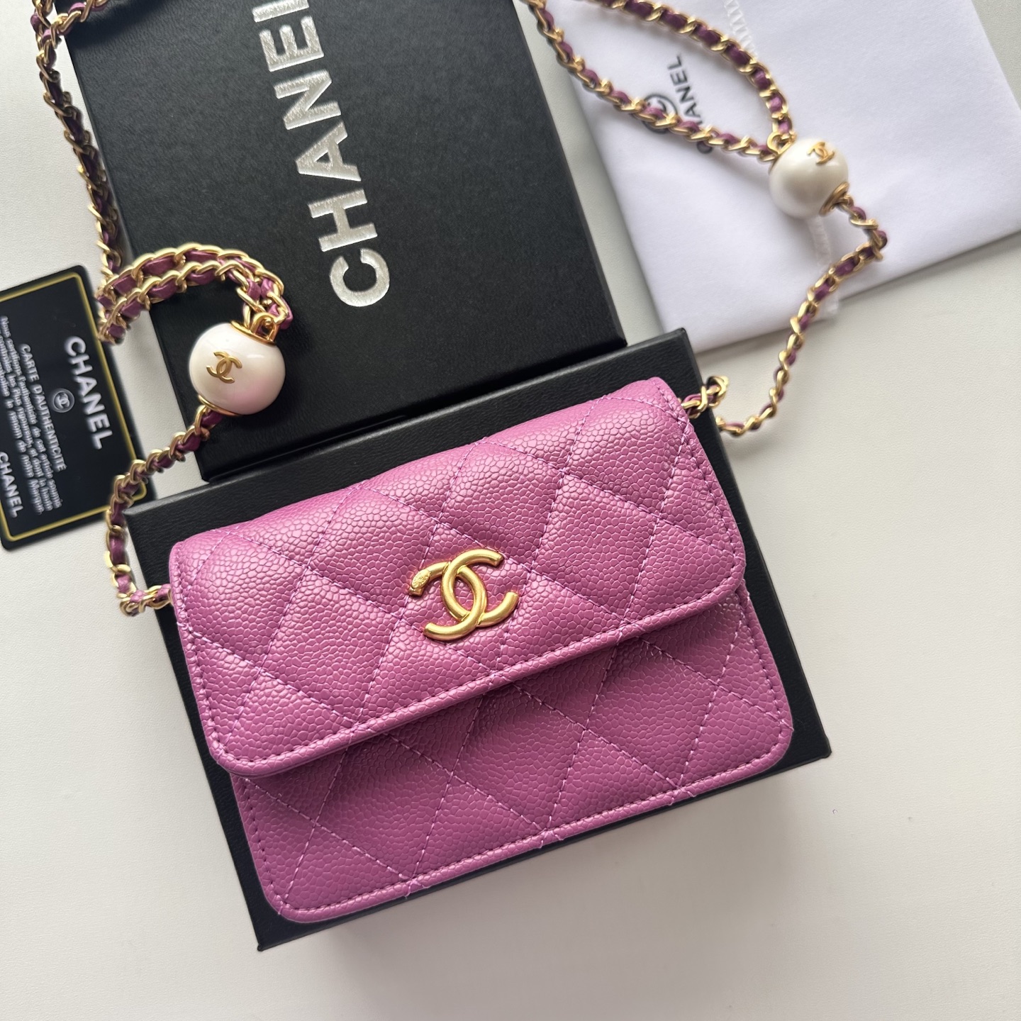 Chanel 高仿玫紅色口蓋包 菱格紋金扣鏈條設計｜歐美奢侈品精品推薦
