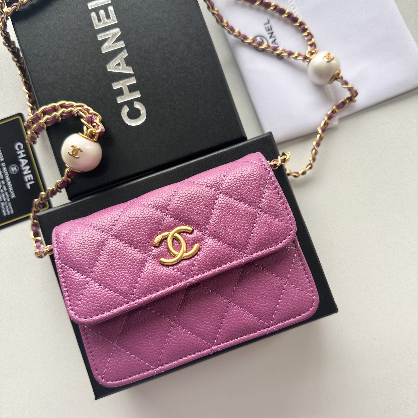 Chanel 高仿玫紅色口蓋包 菱格紋金扣鏈條設計｜歐美奢侈品精品推薦