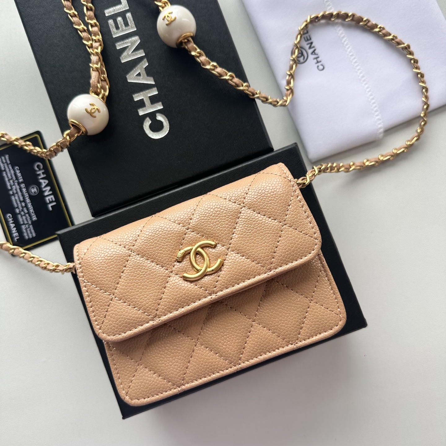 Chanel 高仿杏色口蓋包 荔枝紋皮革金扣鏈條款｜歐美奢侈品精品推薦