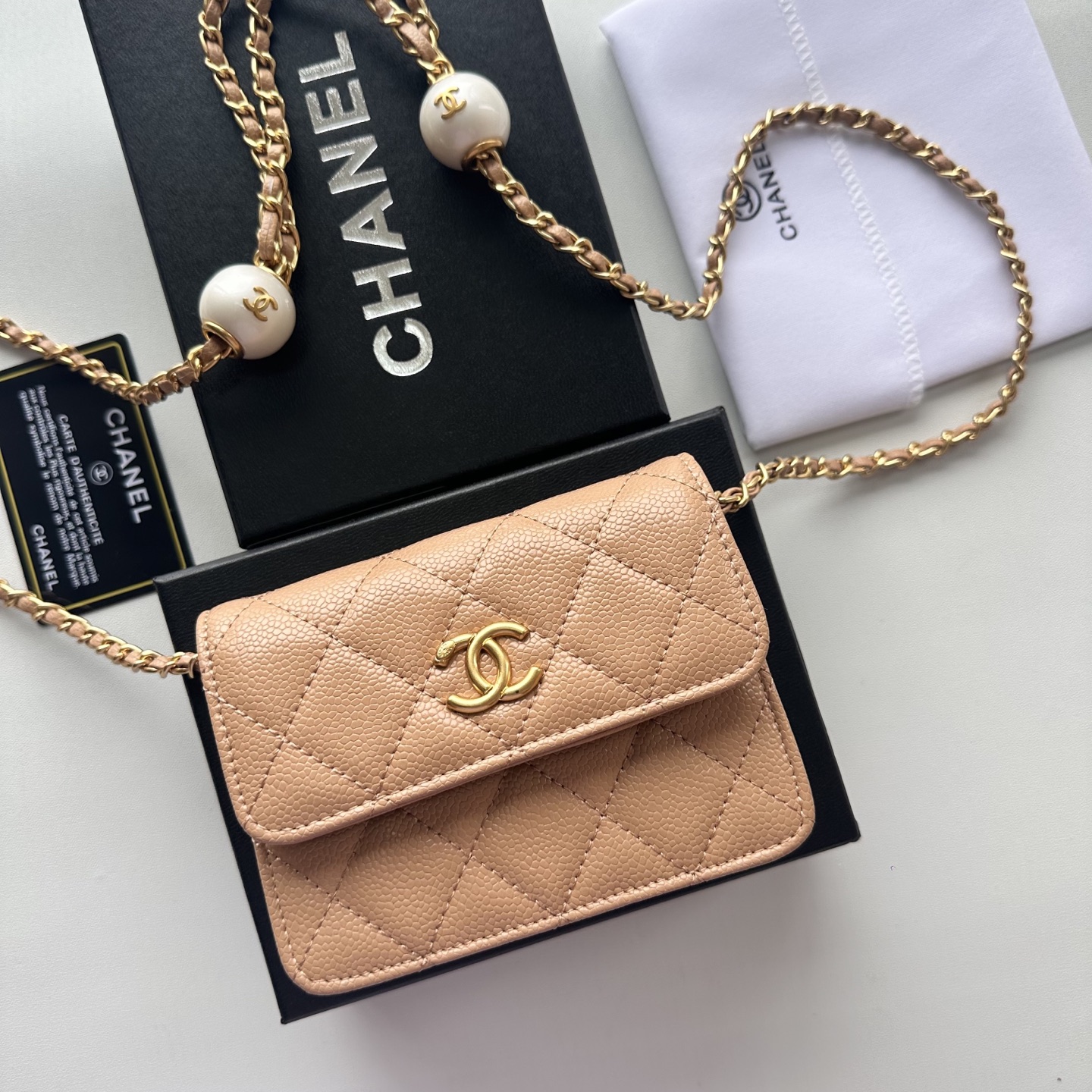 Chanel 高仿杏色口蓋包 荔枝紋皮革金扣鏈條款｜歐美奢侈品精品推薦