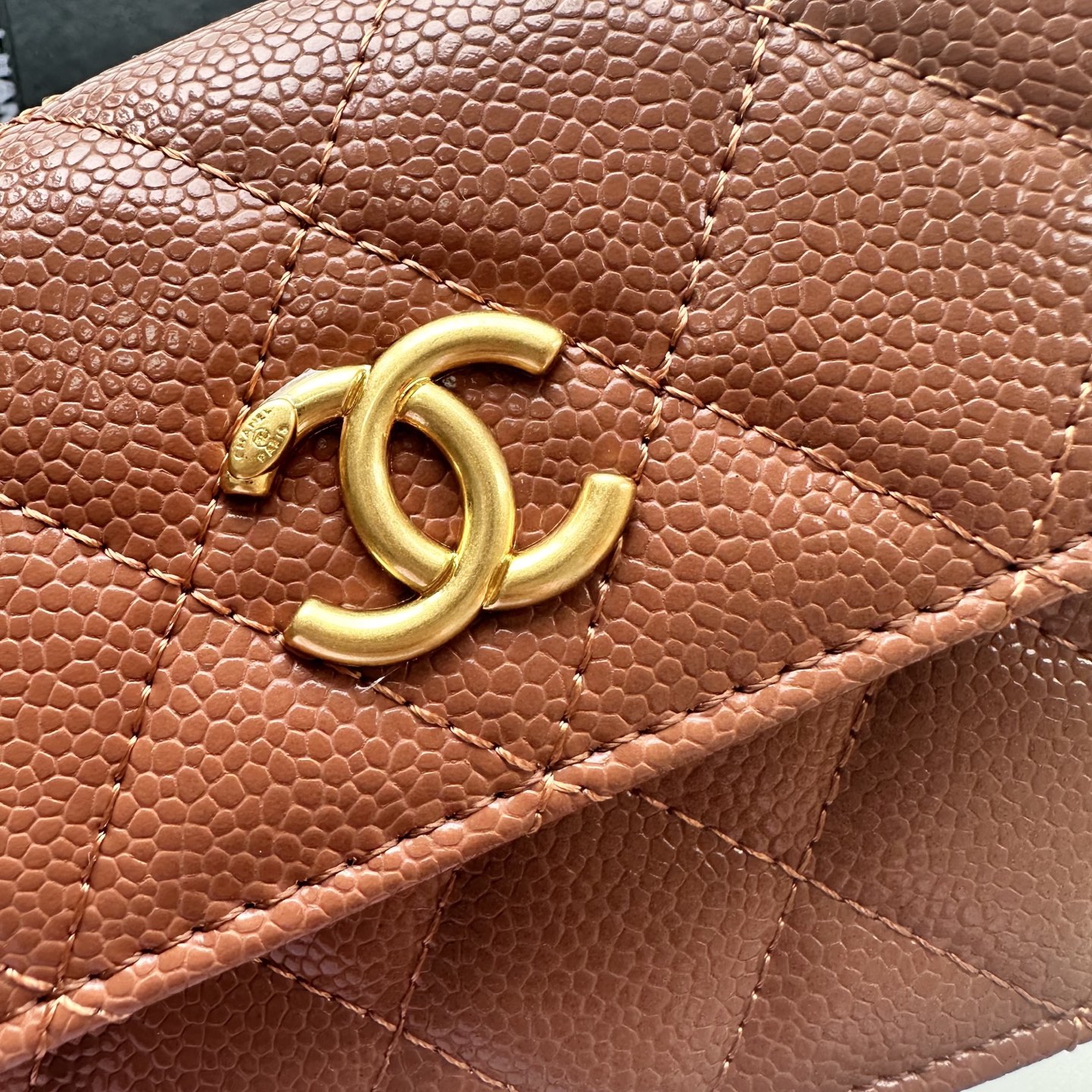 Chanel 高仿棕色口蓋包 荔枝紋皮革鏈條小香風｜歐美奢侈品精品推薦