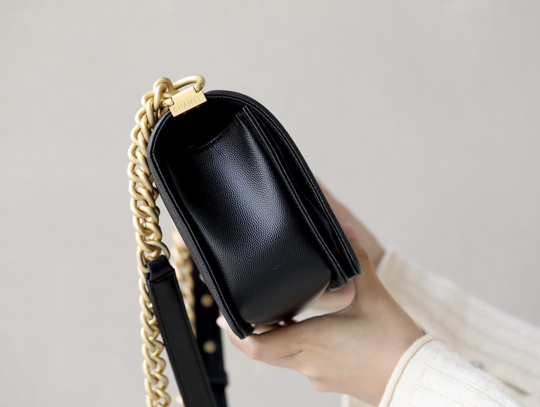 Chanel 高仿黑色Boy包 菱格紋金扣鏈條肩背包｜歐美奢侈品精品推薦
