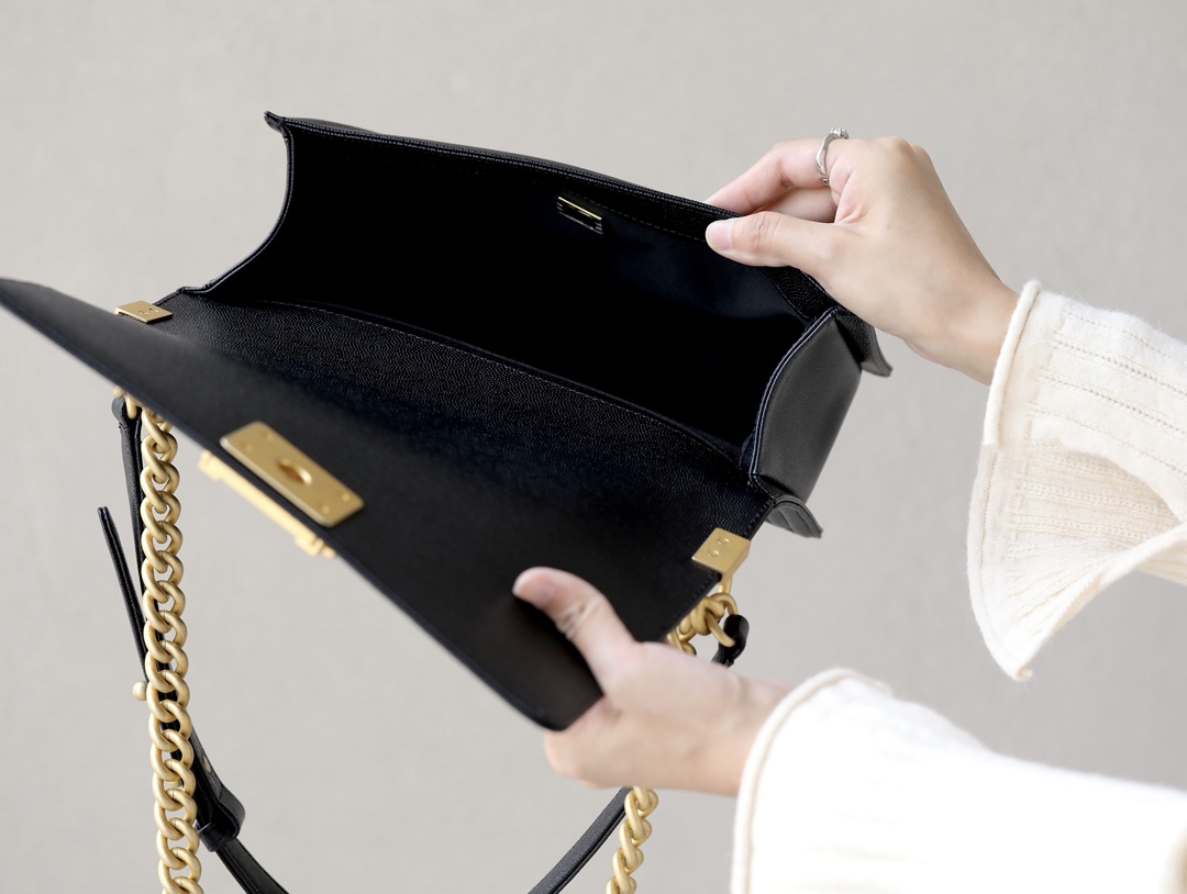 Chanel 高仿黑色Boy包 菱格紋金扣鏈條肩背包｜歐美奢侈品精品推薦