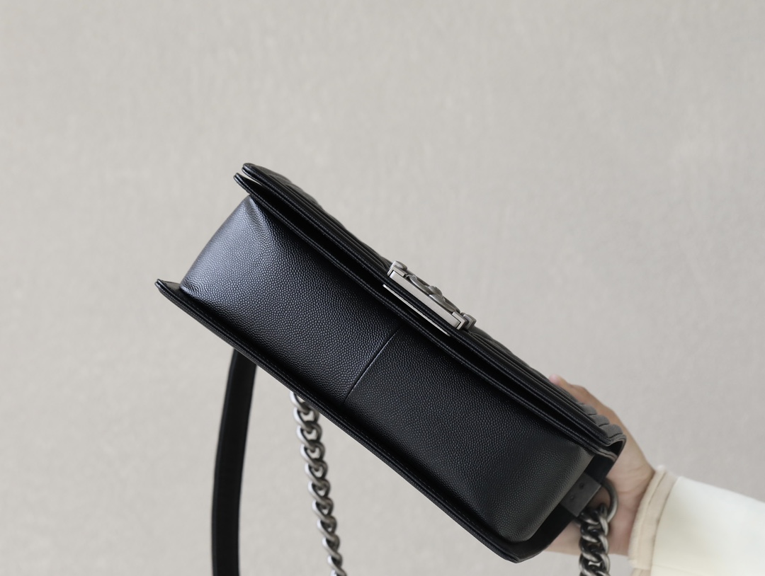Chanel 高仿Boy包 黑色菱格紋銀扣粗鏈肩背包｜歐美奢侈品精品推薦