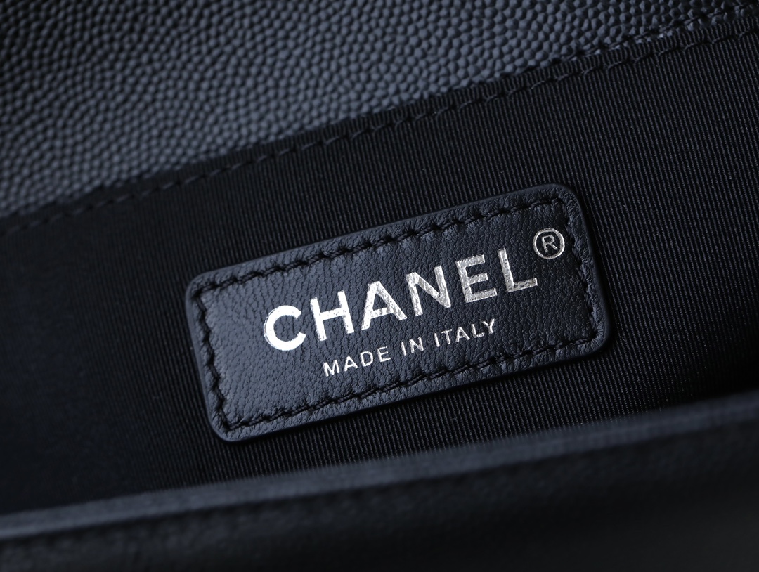 Chanel 高仿Boy包 黑色菱格紋銀扣粗鏈肩背包｜歐美奢侈品精品推薦