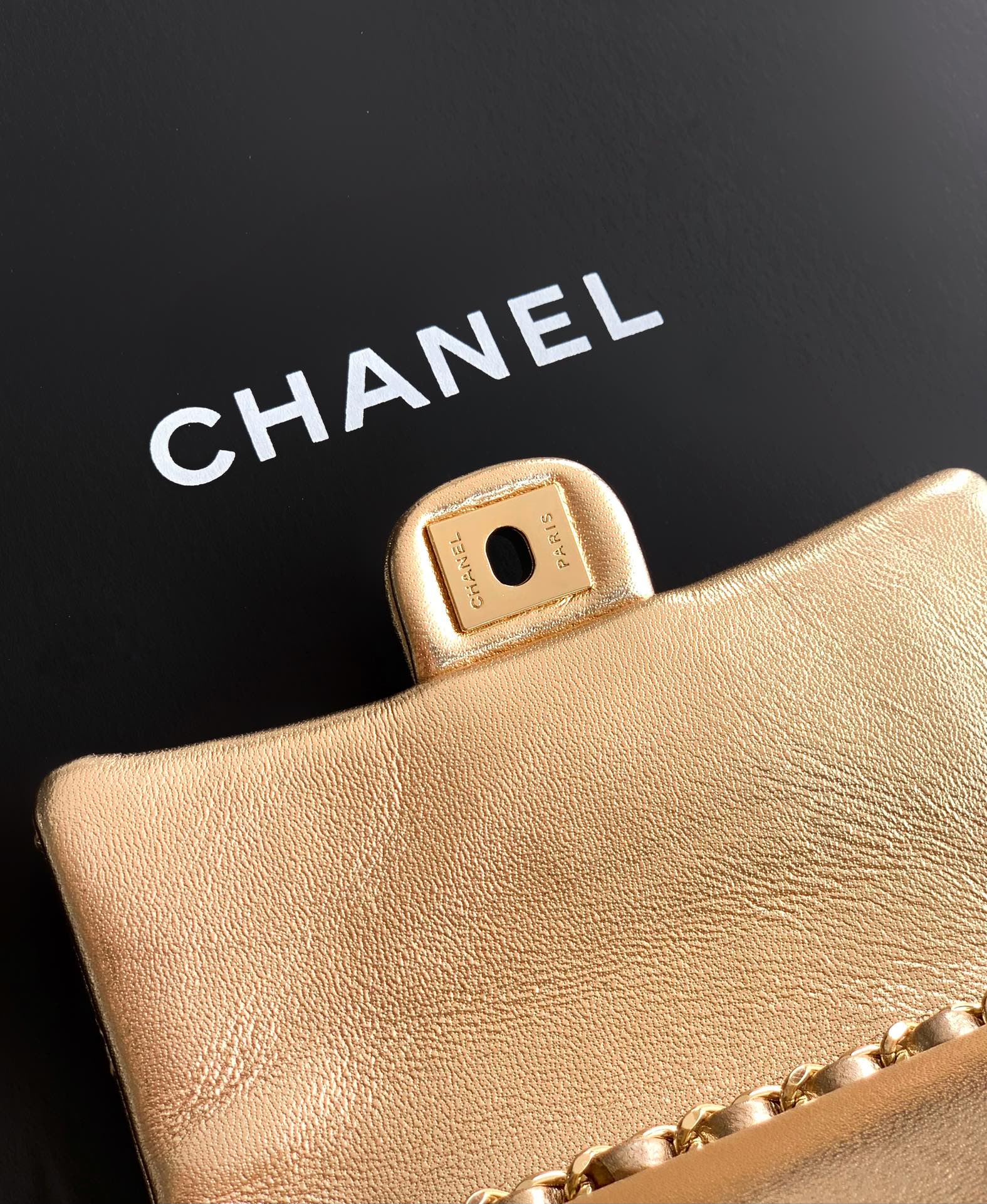 CHANEL高仿金色迷你口蓋包時尚百搭小香風鏈條肩背包｜歐美奢侈品精品推薦