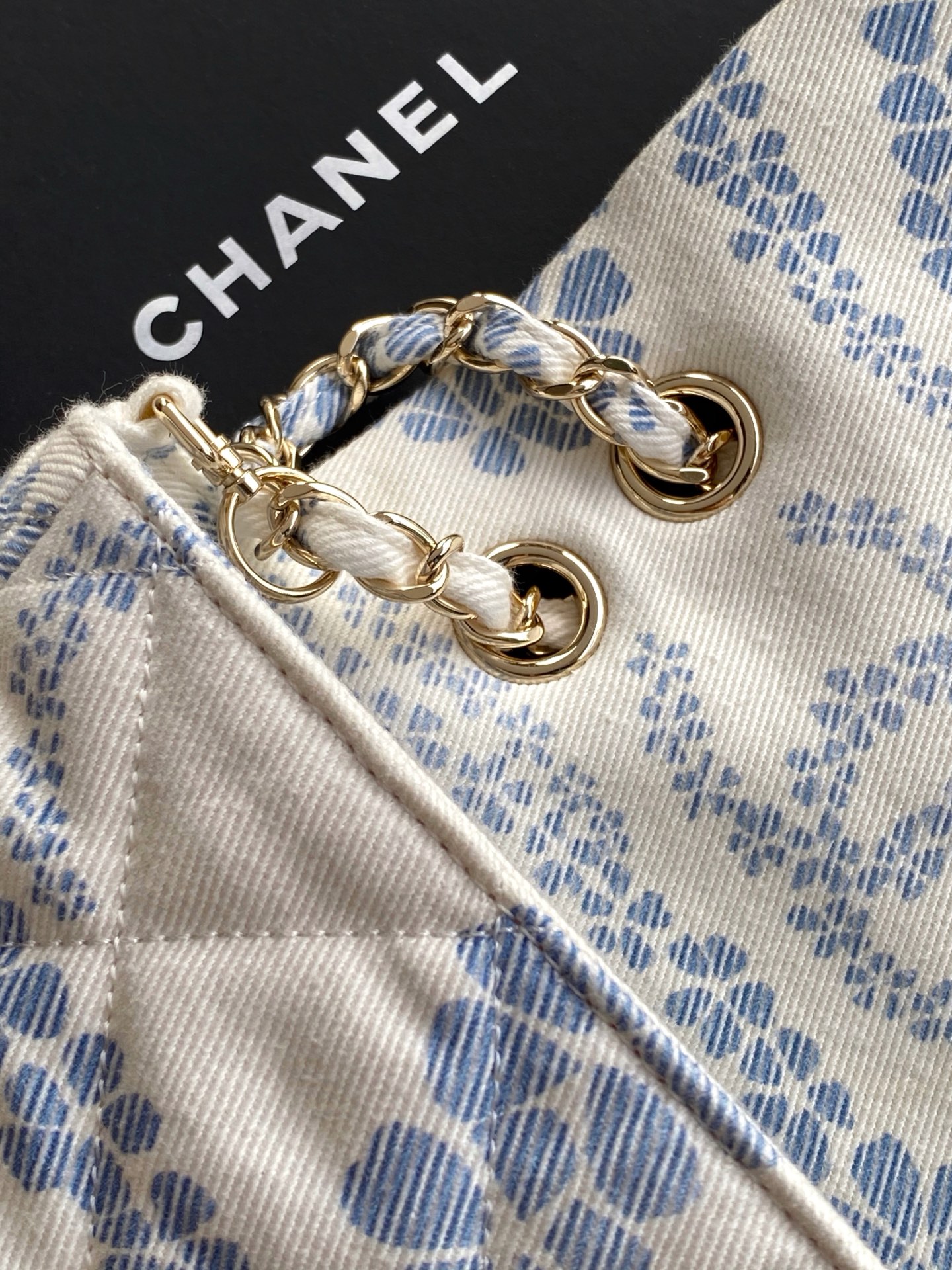 CHANEL高仿白藍織花大號口蓋包優雅氣質鏈條肩背包休閒百搭款｜歐美奢侈品精品推薦