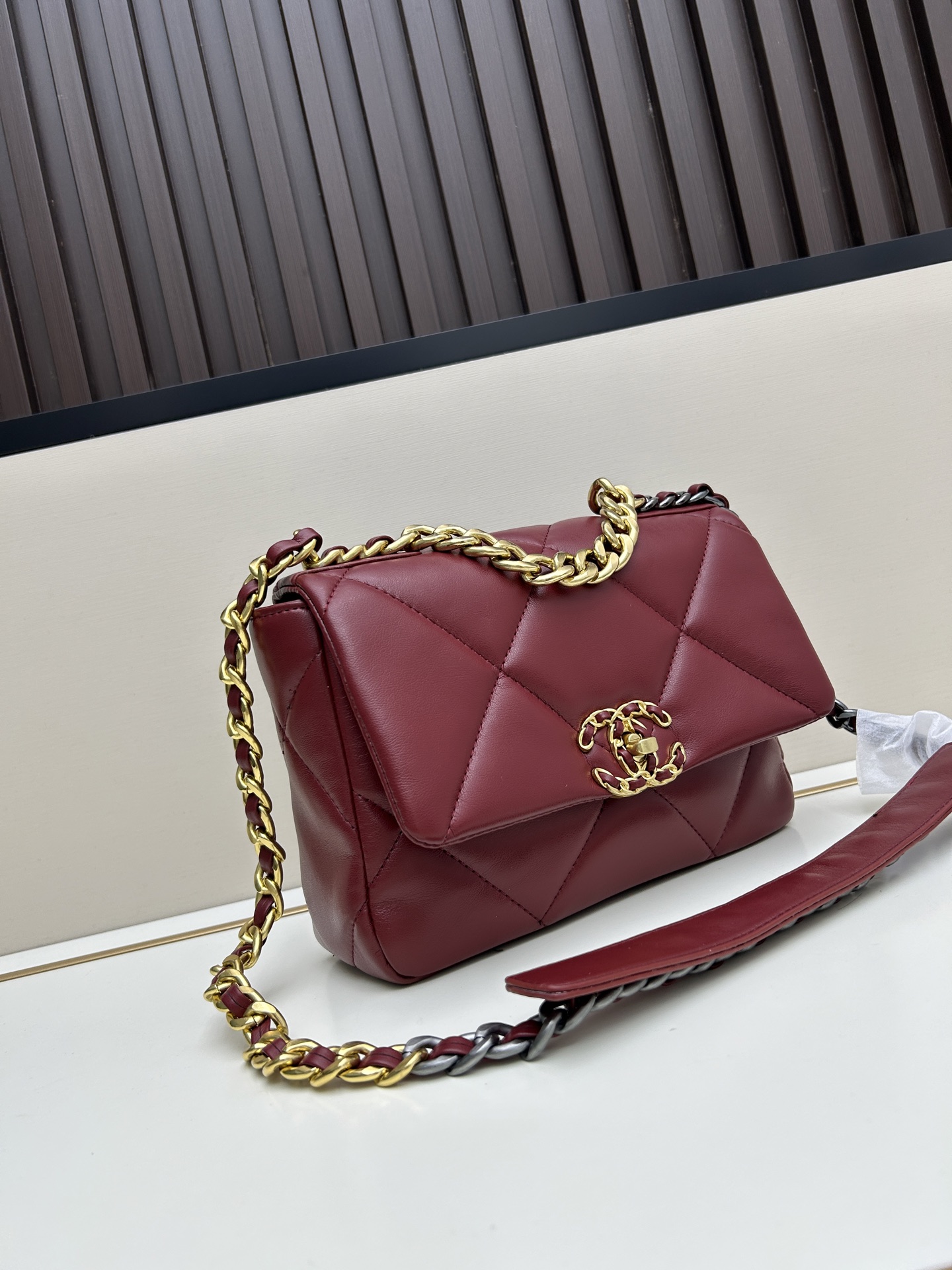 CHANEL高仿酒紅絎縫鏈條包時尚大鏈條設計25cm復古氣質肩背包｜歐美奢侈品精品推薦