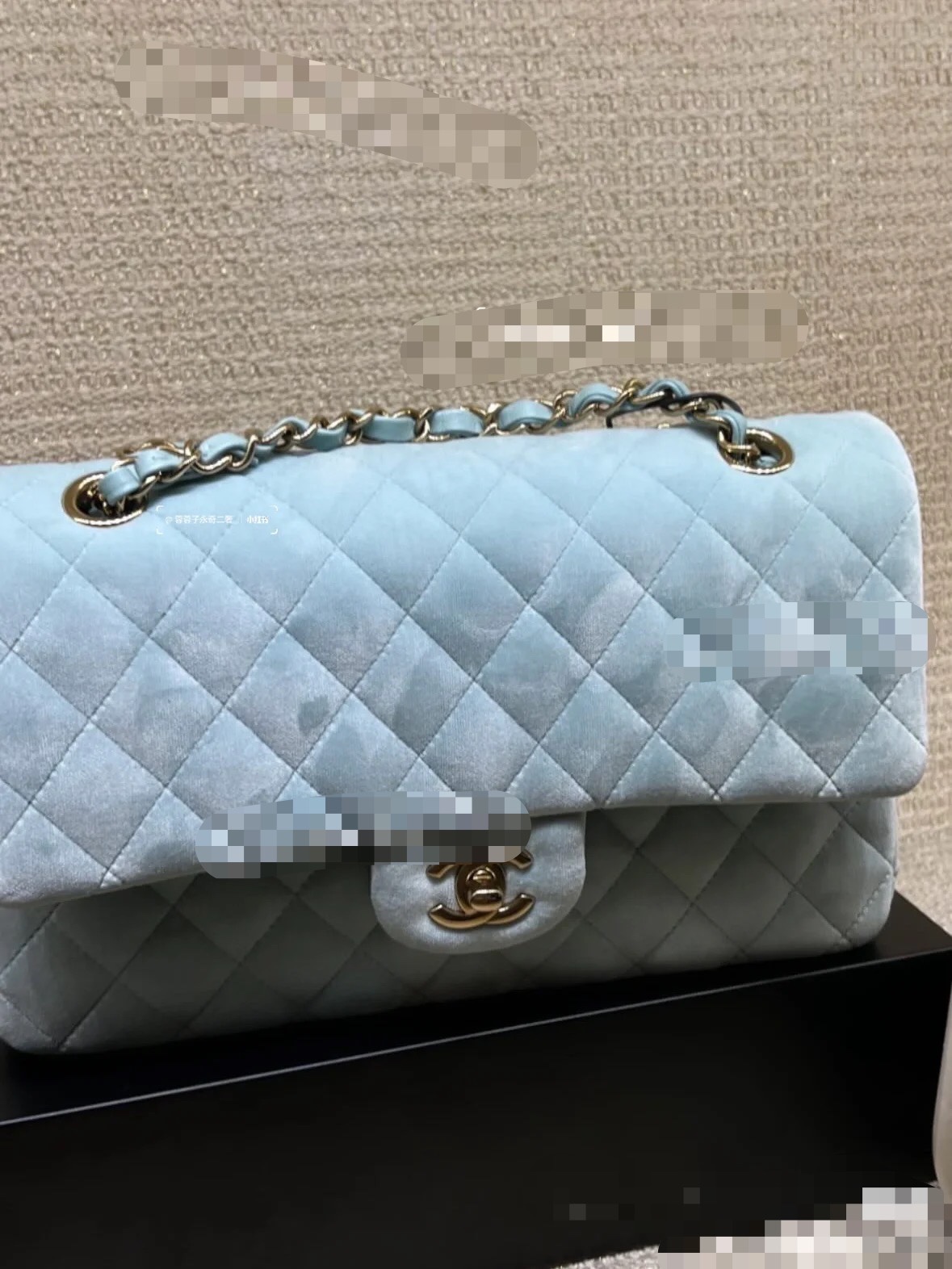 CHANEL高仿湖水藍絲絨絎縫鏈條包柔美翻蓋肩背包清新百搭款｜歐美奢侈品精品推薦