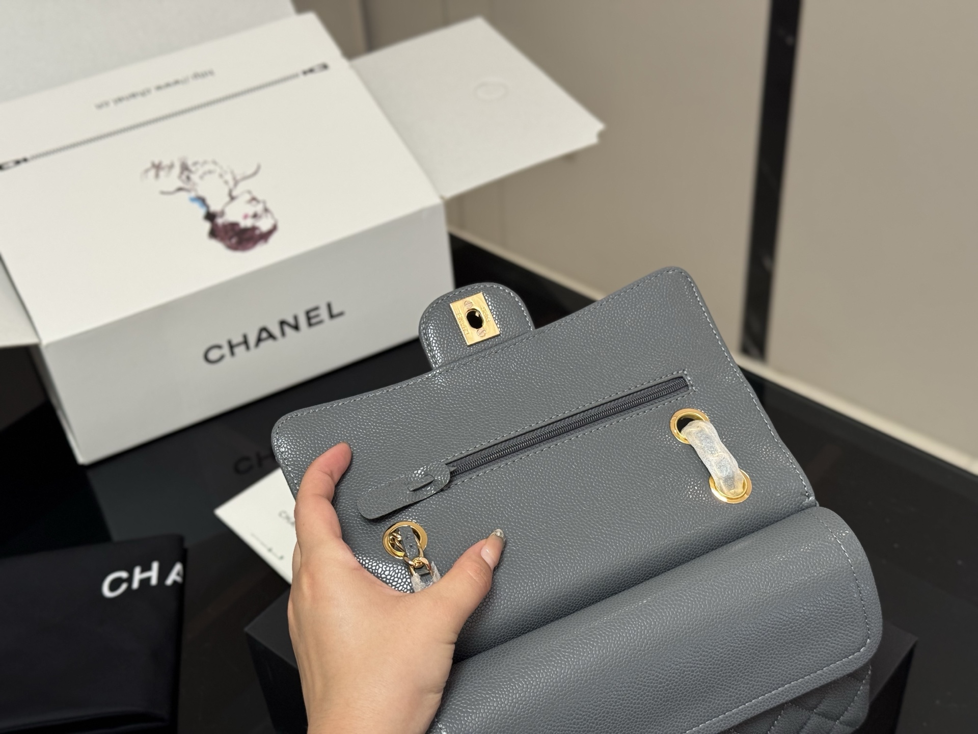 CHANEL高仿魚子醬手提包23cm 灰色女士復古鏈條包氣質百搭款｜歐美奢侈品精品推薦