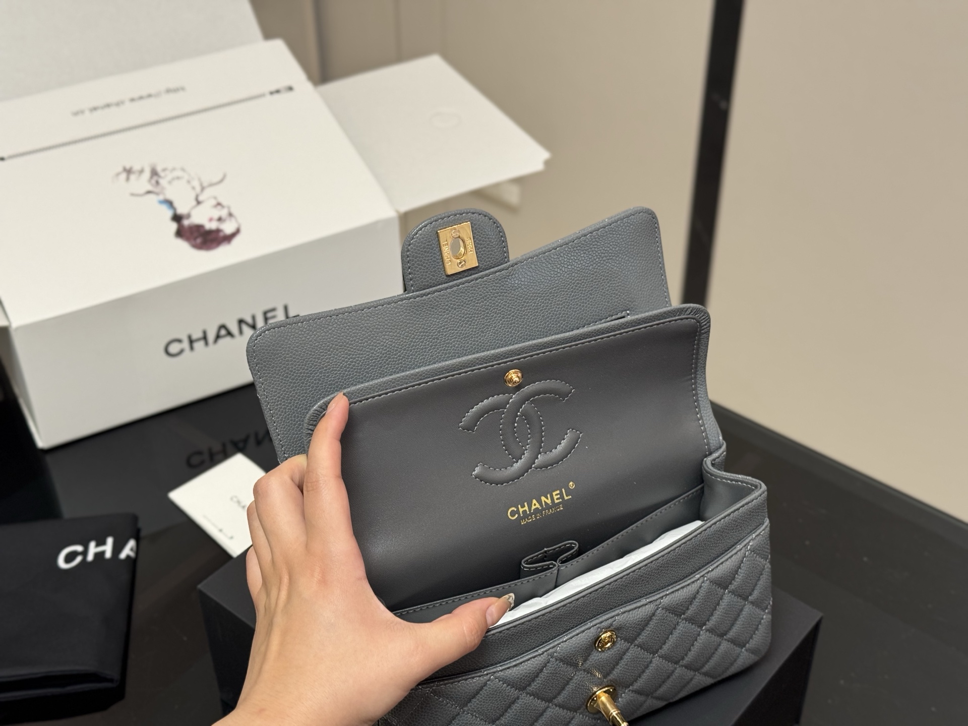 CHANEL高仿魚子醬手提包23cm 灰色女士復古鏈條包氣質百搭款｜歐美奢侈品精品推薦
