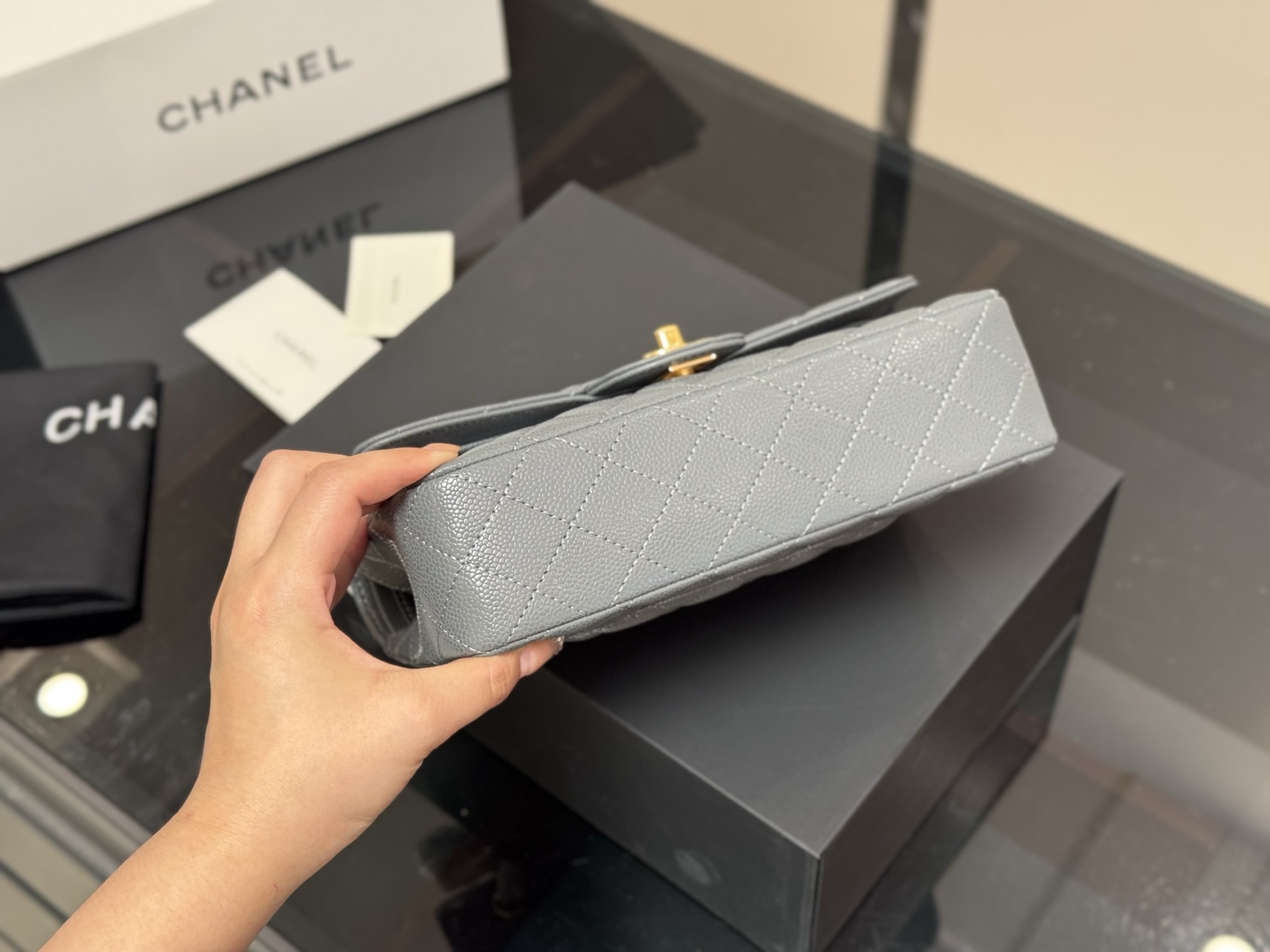 CHANEL高仿魚子醬手提包23cm 灰色女士復古鏈條包氣質百搭款｜歐美奢侈品精品推薦