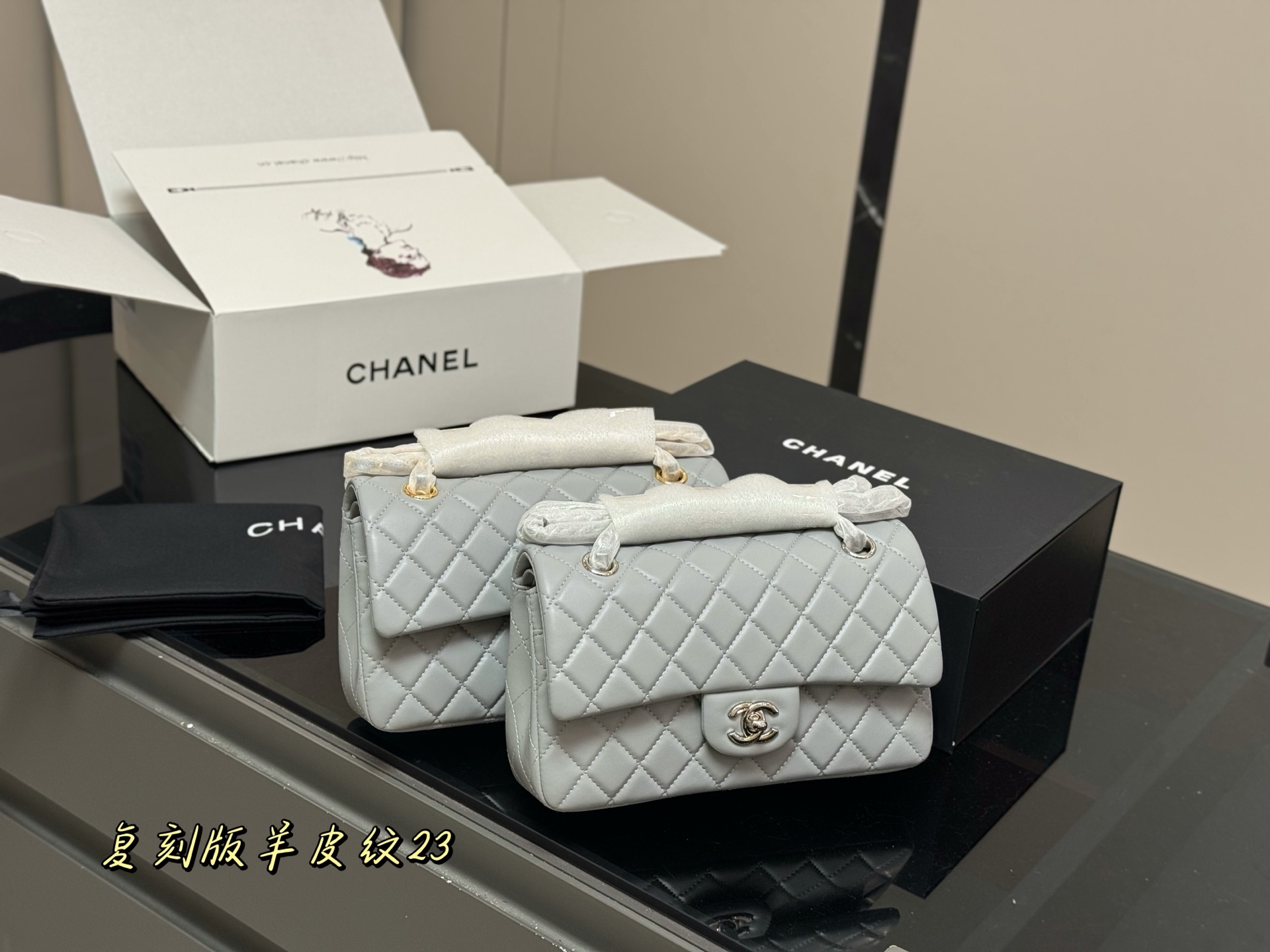 CHANEL高仿羊皮手提包23cm 灰色女士菱格鏈條包優雅通勤百搭款｜歐美奢侈品精品推薦