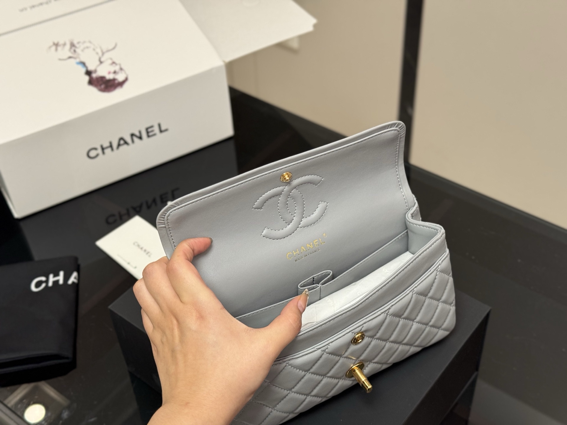 CHANEL高仿羊皮手提包23cm 灰色女士菱格鏈條包優雅通勤百搭款｜歐美奢侈品精品推薦