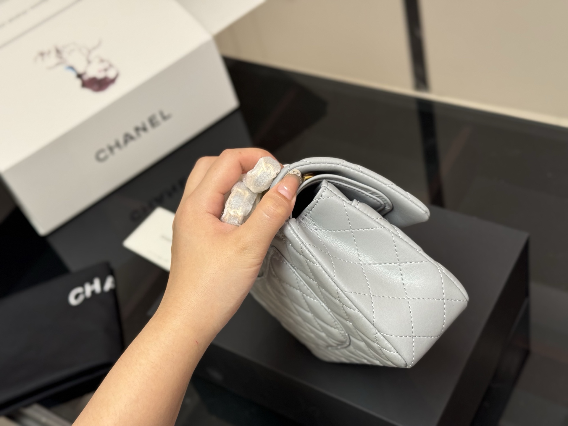 CHANEL高仿羊皮手提包23cm 灰色女士菱格鏈條包優雅通勤百搭款｜歐美奢侈品精品推薦
