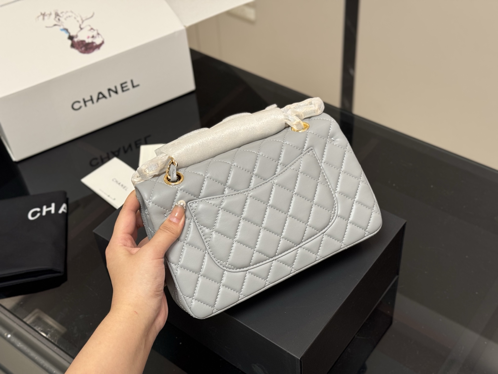 CHANEL高仿羊皮手提包23cm 灰色女士菱格鏈條包優雅通勤百搭款｜歐美奢侈品精品推薦