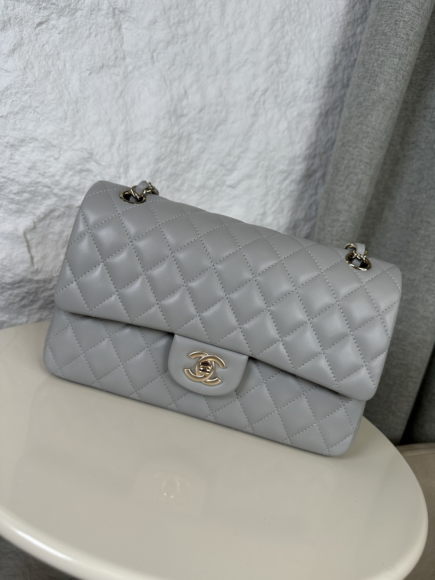 CHANEL高仿經典口蓋包30cm 灰色女士菱格鏈條包高級氣質通勤必備款｜歐美奢侈品精品推薦